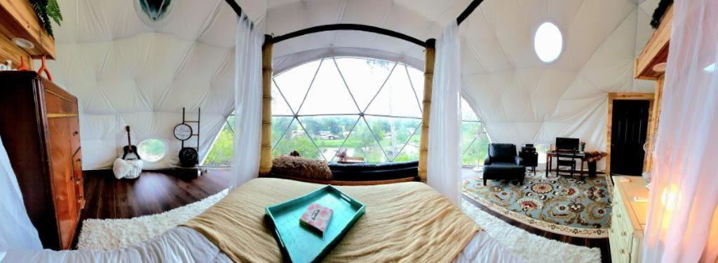 Waterfront Luxury Glamping Dome Hotel Rogersville Exterior photo
